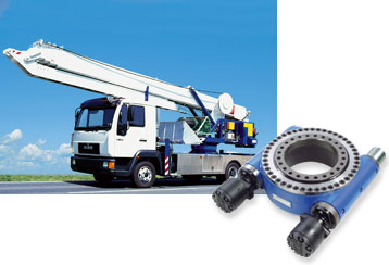 The special series Slew Drive with two direct hydraulic motors was developed for this special crane, used for roof top operations.